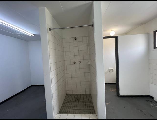282M² WAREHOUSE TO LET IN STRIJDOMPARK